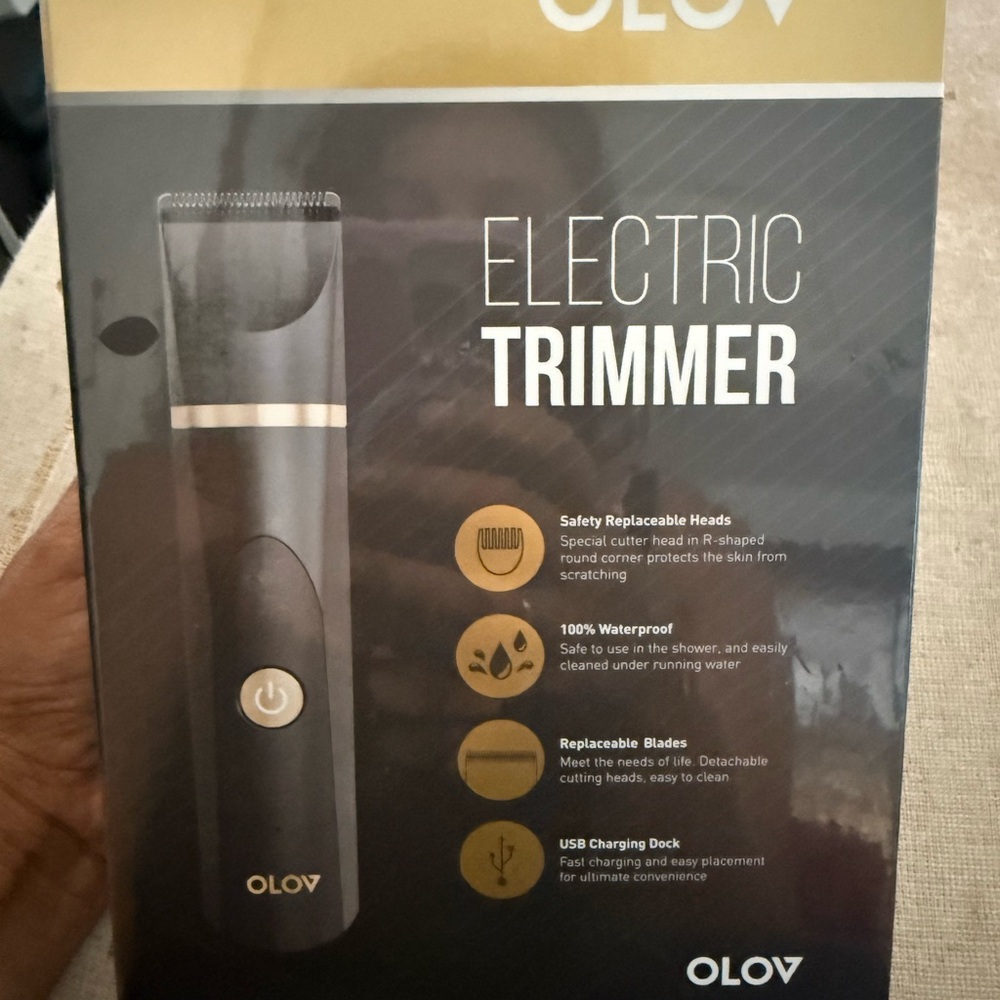 Olov Electric Trimmer in Black and Gold